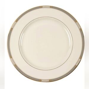 Lenox McKinley (Gold Trim) 10 1/2" Dinner Plate